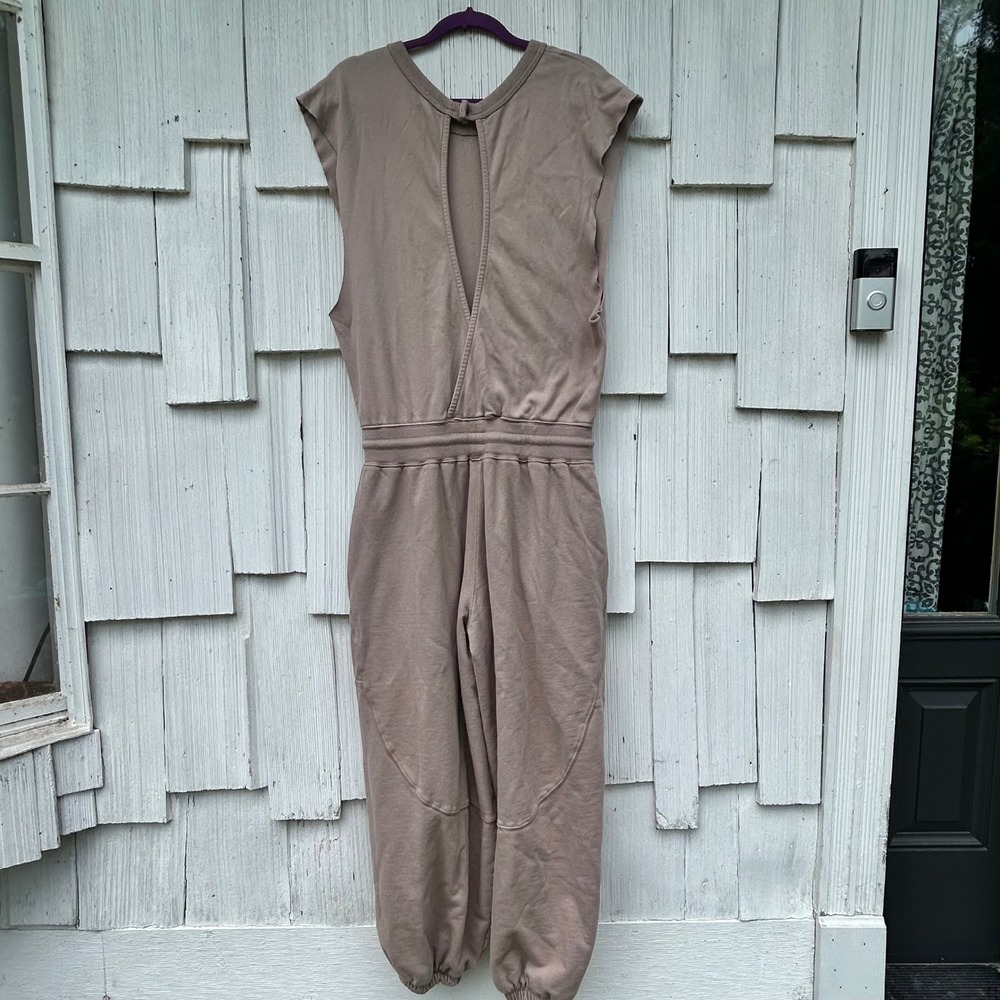 Free People FP Movement Hot Shot Jumpsuit Taupe Brown Sleeveless Relaxed S/P - Picture 8 of 11
